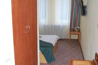Отель Hotel Bucegi Portile Regatului Пырыул-Рече Двухместный номер с 1 кроватью или 2 отдельными кроватями и балконом-9