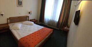 Отель Hotel Bucegi Portile Regatului Пырыул-Рече Двухместный номер с 1 кроватью или 2 отдельными кроватями и балконом-26