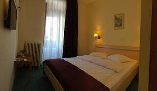 Отель Hotel Bucegi Portile Regatului Пырыул-Рече Двухместный номер с 1 кроватью или 2 отдельными кроватями и балконом-37