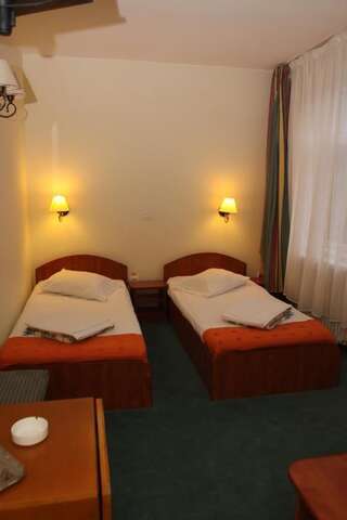 Отель Hotel Bucegi Portile Regatului Пырыул-Рече Двухместный номер с 1 кроватью или 2 отдельными кроватями и балконом-41